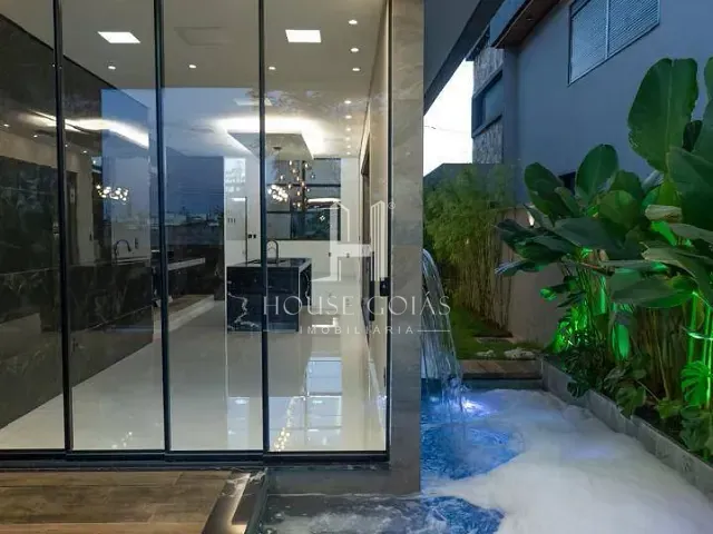 Casa com 312m² 3 quartos e 4 banheiros, à venda, no bairro Jardim Cristal em Aparecida de Goiânia