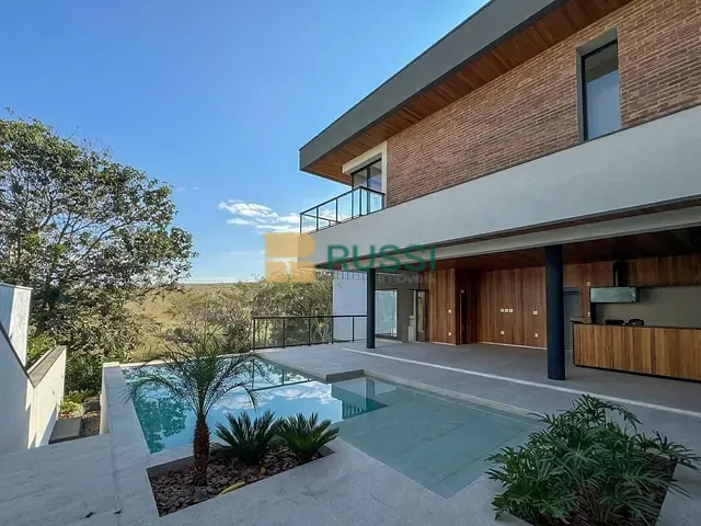 Casa com 600m² 4 quartos e 7 banheiros, à venda, no bairro Urbanova em São José dos Campos
