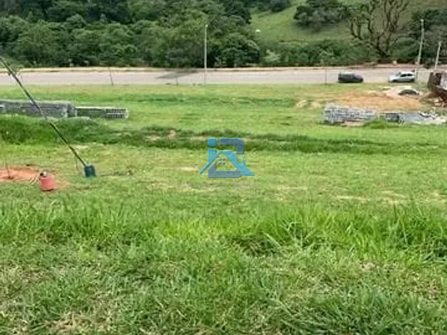 Casa com 411m² 3 quartos e 3 banheiros, à venda, no bairro Itapema em Itatiba