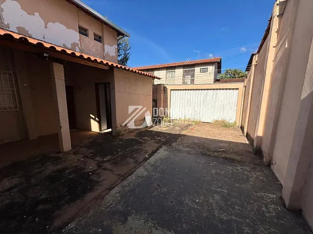 Casa 3 quartos e 3 banheiros, para alugar, no bairro Santa Marta em Uberaba