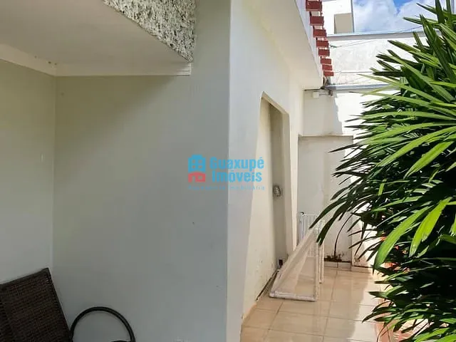 Casa 4 quartos e 4 banheiros, à venda, no bairro Angola em Guaxupé