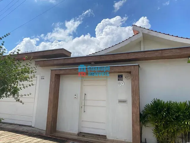 Casa 4 quartos e 4 banheiros, à venda, no bairro Angola em Guaxupé
