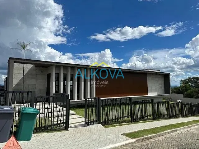 Casa com 1250m² 3 quartos e 5 banheiros, à venda, no bairro Recanto dos Eucaliptos em São José dos Campos