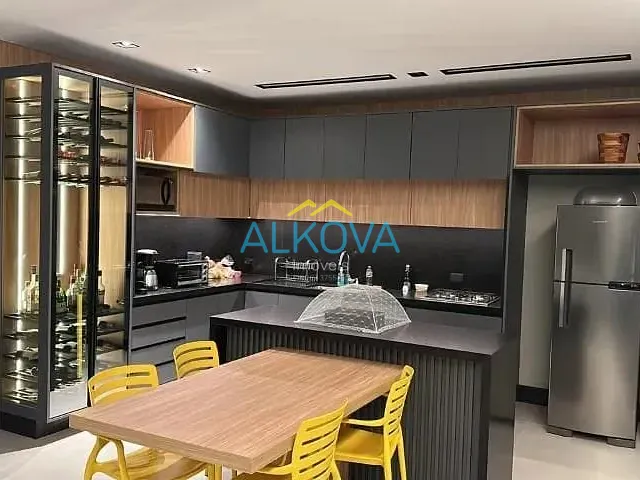 Casa com 1250m² 3 quartos e 5 banheiros, à venda, no bairro Recanto dos Eucaliptos em São José dos Campos