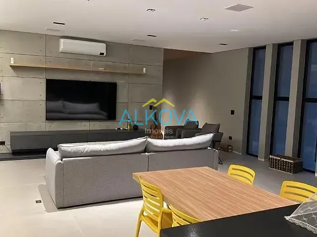 Casa com 1250m² 3 quartos e 5 banheiros, à venda, no bairro Recanto dos Eucaliptos em São José dos Campos