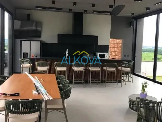 Casa com 1250m² 3 quartos e 5 banheiros, à venda, no bairro Recanto dos Eucaliptos em São José dos Campos