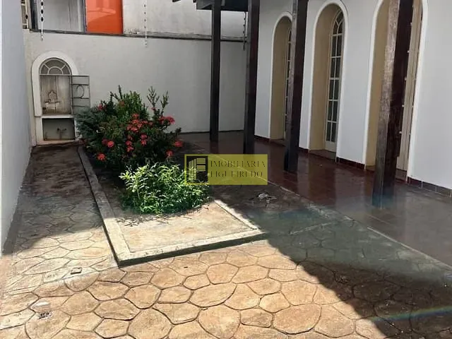 Casa com 390m², à venda, no bairro Parque Industrial em São José do Rio Preto