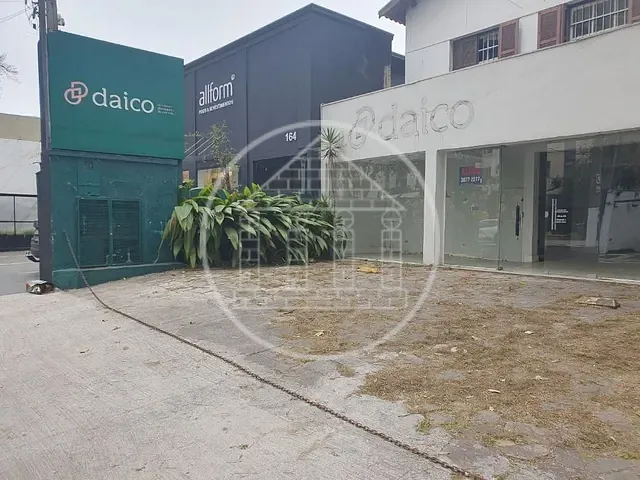 Casa com 300m², para alugar, no bairro Indianópolis em São Paulo