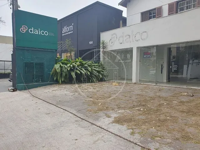 Casa com 300m², para alugar, no bairro Indianópolis em São Paulo