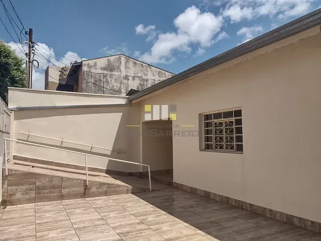 Casa com 300m² 2 quartos e 1 banheiro, à venda, no bairro Centro em Sumaré
