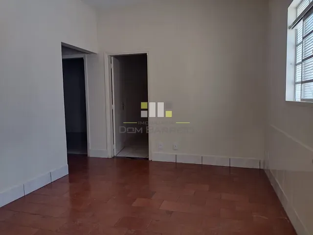 Casa com 300m² 2 quartos e 1 banheiro, à venda, no bairro Centro em Sumaré