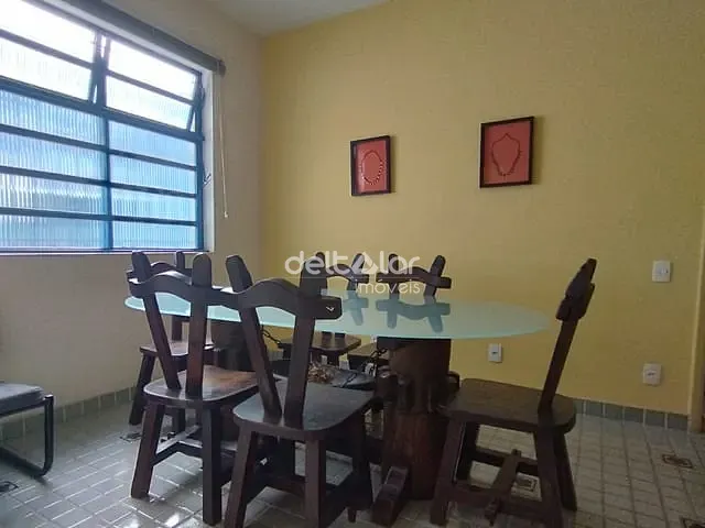 Casa com 360m² 4 quartos e 3 banheiros, à venda, no bairro Planalto em Belo Horizonte