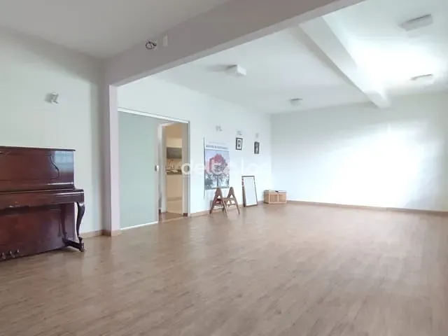 Casa com 360m² 4 quartos e 3 banheiros, à venda, no bairro Planalto em Belo Horizonte