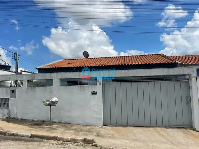 Casa com 200m² 2 quartos e 1 banheiro, à venda, no bairro Parque dos Municípios I em Guaxupé