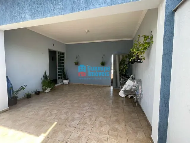 Casa com 200m² 2 quartos e 1 banheiro, à venda, no bairro Parque dos Municípios I em Guaxupé