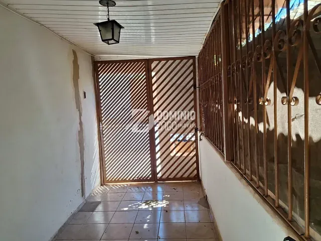Casa 3 quartos e 3 banheiros, à venda, no bairro Fabrício em Uberaba