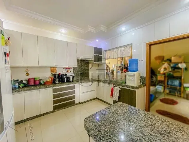 Casa com 250m² 5 quartos e 3 banheiros, à venda, no bairro Parque Jamaica em Londrina