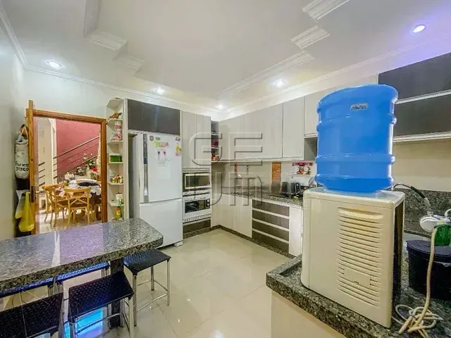 Casa com 250m² 5 quartos e 3 banheiros, à venda, no bairro Parque Jamaica em Londrina