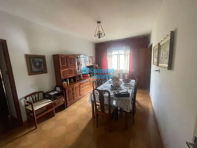 Casa com 358m² 3 quartos e 2 banheiros, à venda, no bairro Centro em Guaxupé