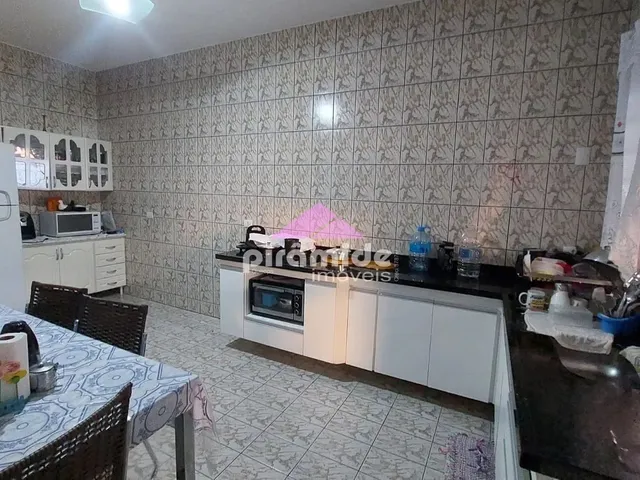 Casa com 360m² 3 quartos e 2 banheiros, à venda, no bairro Jardim Colonial em São José Dos Campos