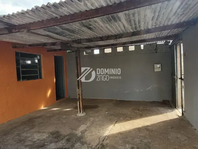 Casa 2 quartos e 1 banheiro, à venda, no bairro Conjunto Chica Ferreira em Uberaba