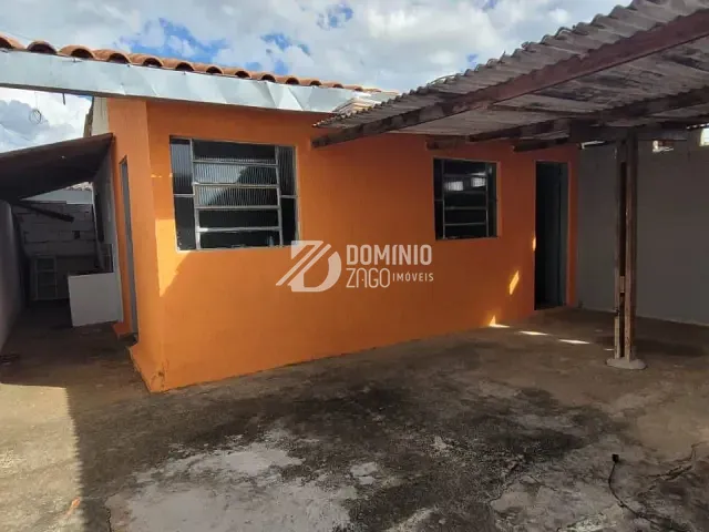 Casa 2 quartos e 1 banheiro, à venda, no bairro Conjunto Chica Ferreira em Uberaba
