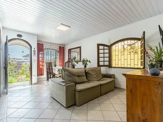 Casa com 360m² 3 quartos e 1 banheiro, à venda, no bairro São Braz em Curitiba