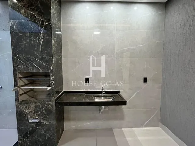 Casa com 143m² 3 quartos e 2 banheiros, à venda, no bairro Setor Santos Dumont em Goiânia