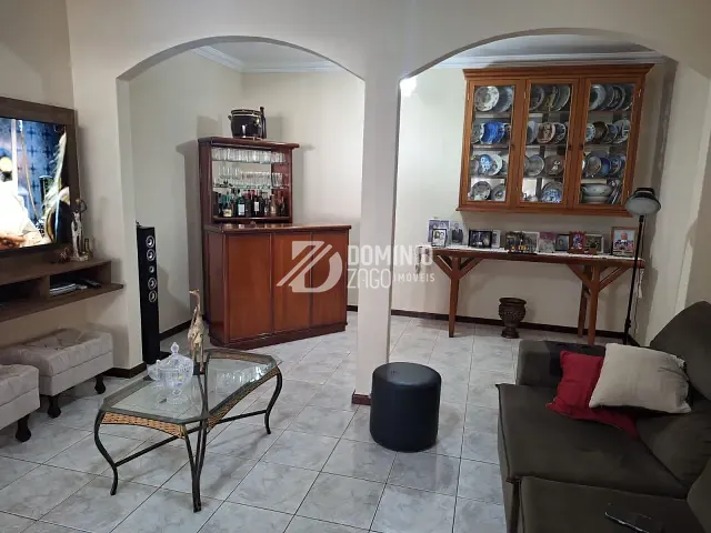 Casa 3 quartos e 3 banheiros, à venda, no bairro Conjunto Cássio Rezende em Uberaba