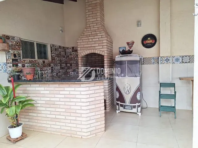 Casa 3 quartos e 3 banheiros, à venda, no bairro Conjunto Cássio Rezende em Uberaba