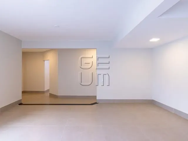 Casa com 500m² 6 quartos e 5 banheiros, à venda, no bairro Mediterrâneo em Londrina