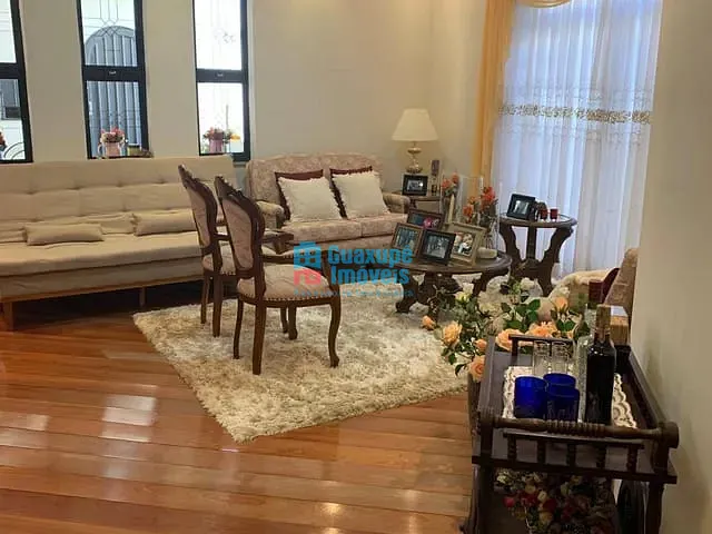 Casa com 765m² 4 quartos e 6 banheiros, à venda, no bairro Residencial Nova Floresta em Guaxupé