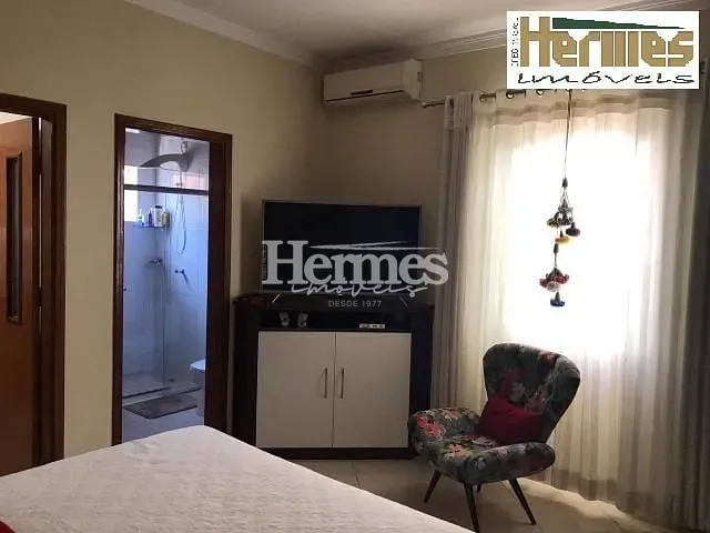 Casa, 3 quartos, 219 m² - Foto 14