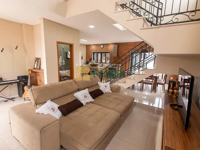 Casa com 300m² 4 quartos e 4 banheiros, à venda, no bairro Condomínio Terras do Vale em Caçapava