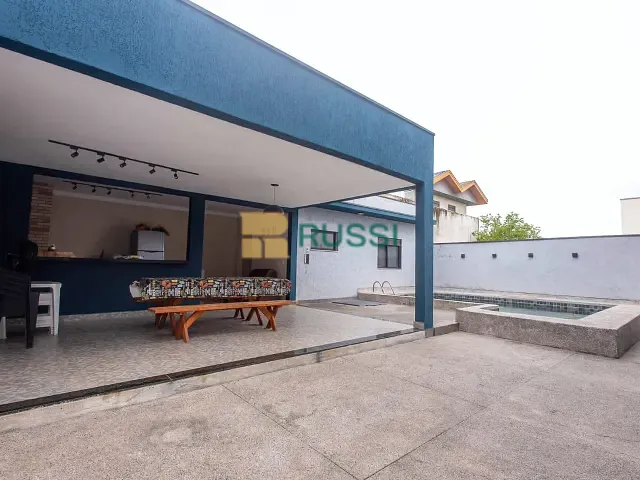 Casa com 300m² 4 quartos e 4 banheiros, à venda, no bairro Condomínio Terras do Vale em Caçapava