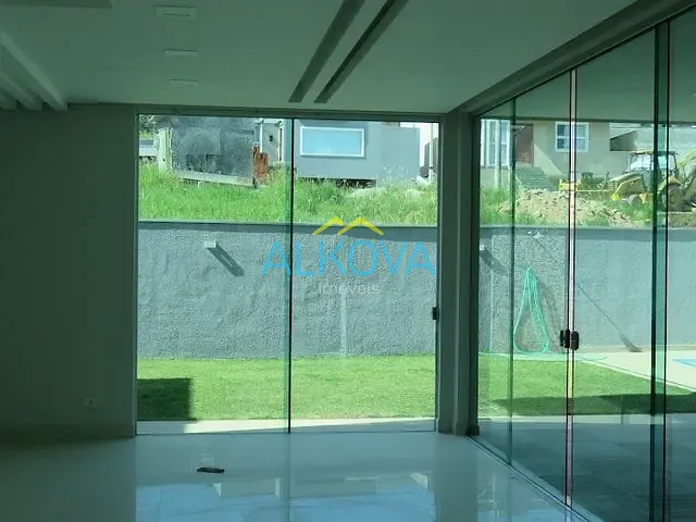 Casa com 500m² 3 quartos e 5 banheiros, à venda, no bairro Condomínio Residencial Jaguary em São José dos Campos