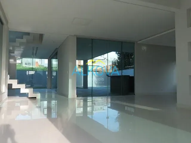 Casa com 500m² 3 quartos e 5 banheiros, à venda, no bairro Condomínio Residencial Jaguary em São José dos Campos