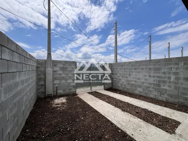 Casa com 137m² 2 quartos e 1 banheiro, à venda, no bairro Golfinhos em Caraguatatuba