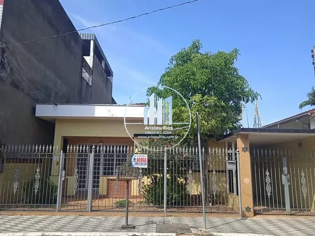 Casa com 380m² 3 quartos e 2 banheiros, à venda, no bairro Centro em Pouso Alegre