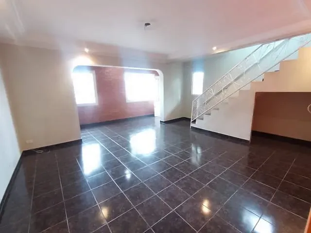 Casa 3 quartos e 2 banheiros, à venda, no bairro Parque Marabá em Taboão da Serra