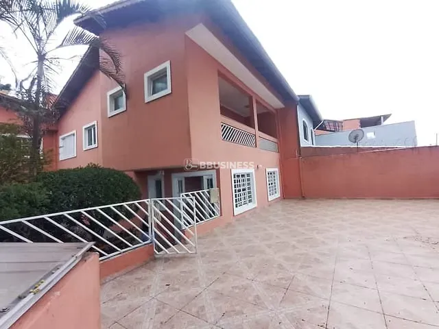 Casa 3 quartos e 2 banheiros, à venda, no bairro Parque Marabá em Taboão da Serra