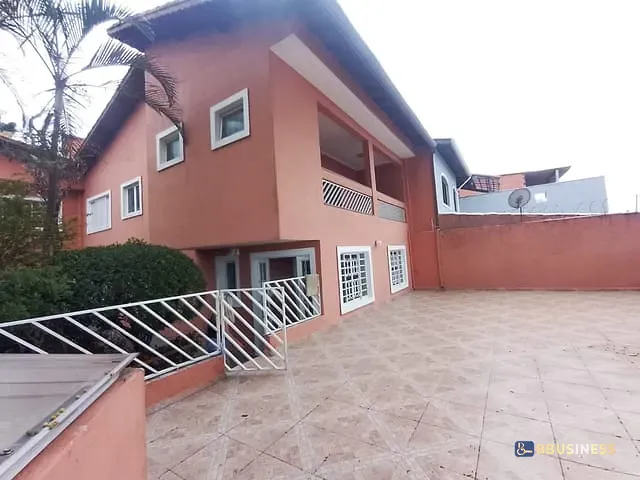 Casa 3 quartos e 2 banheiros, à venda, no bairro Parque Marabá em Taboão da Serra