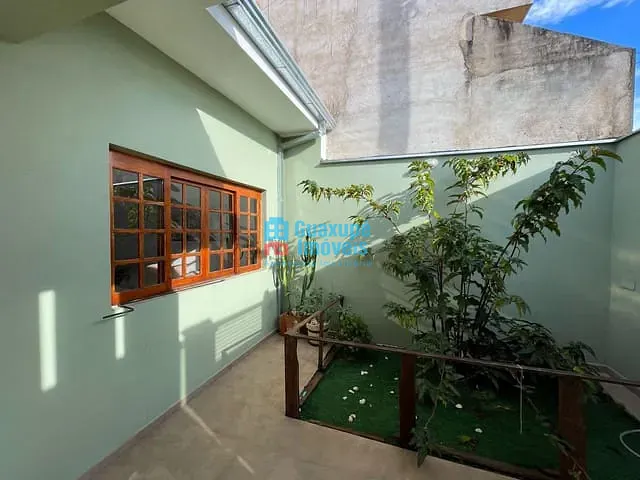 Casa com 200m² 3 quartos e 2 banheiros, à venda, no bairro Jardim Aeroporto em Guaxupé