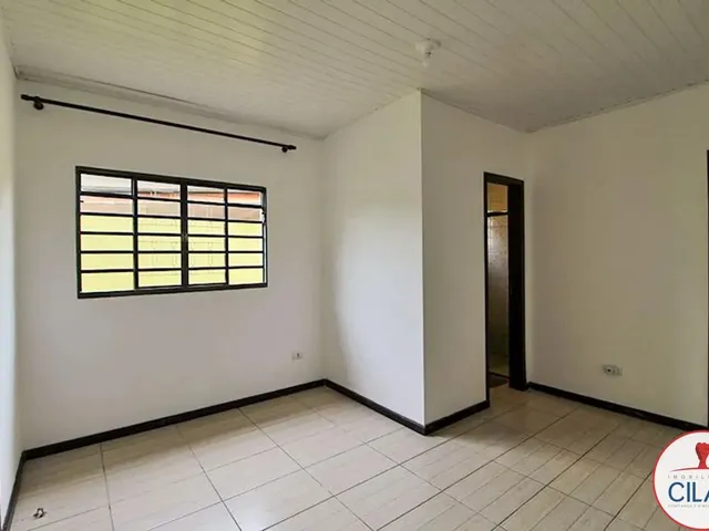 Casa 1 quarto e 1 banheiro, para alugar, no bairro Tarumã em Curitiba