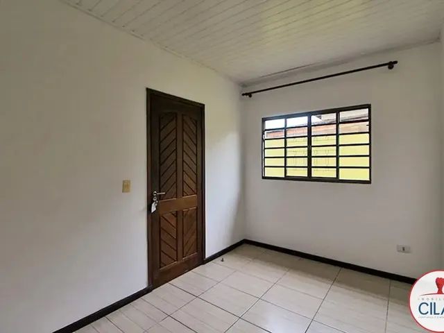 Casa 1 quarto e 1 banheiro, para alugar, no bairro Tarumã em Curitiba