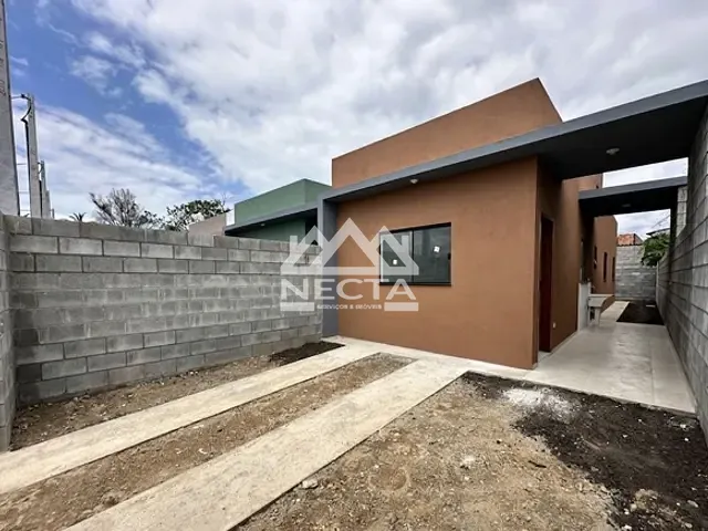 Casa com 137m² 2 quartos e 1 banheiro, à venda, no bairro Golfinhos em Caraguatatuba