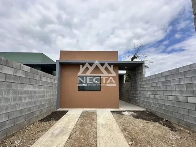 Casa com 137m² 2 quartos e 1 banheiro, à venda, no bairro Golfinhos em Caraguatatuba