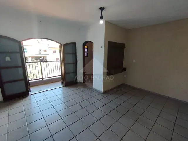 Casa com 240m² 2 quartos e 1 banheiro, à venda, no bairro Vila Santa Rosa em Mauá