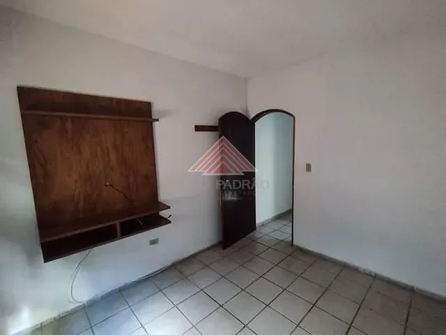 Casa com 240m² 2 quartos e 1 banheiro, à venda, no bairro Vila Santa Rosa em Mauá