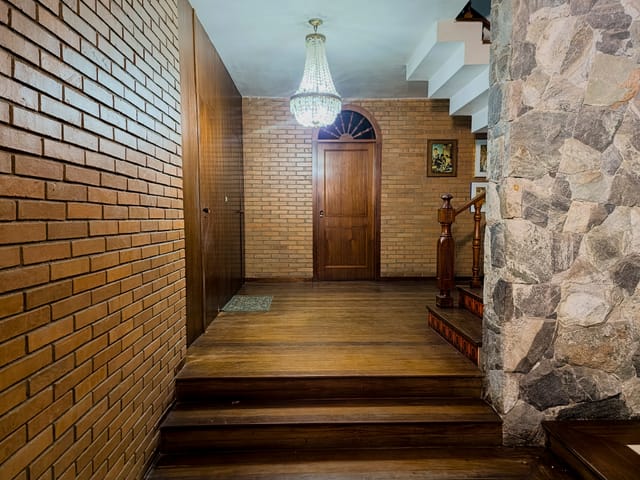 Casa com 552m² 5 quartos e 5 banheiros, à venda ou para alugar, no bairro Centro em Pelotas